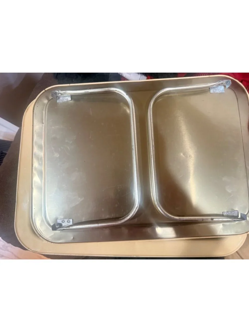 vintage Ponomarenko metal lap TV tray features a Southwestern scene with Native
